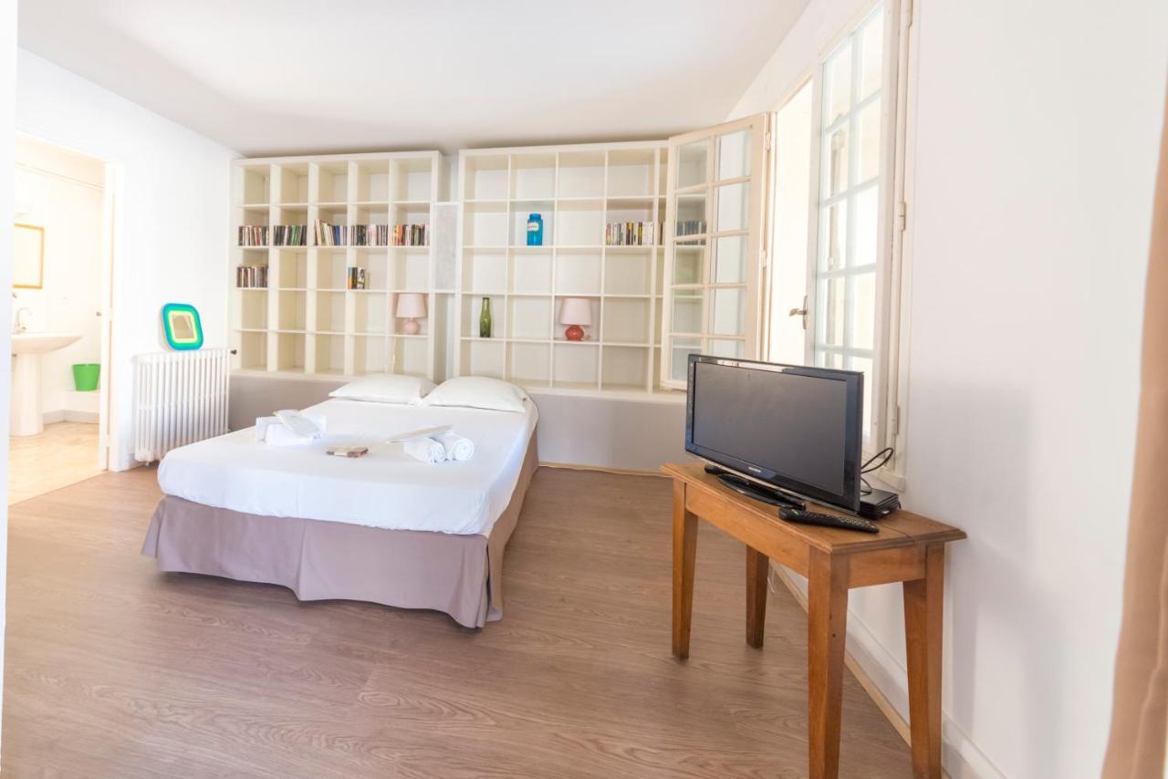 Appartement De Charme - Vue Sur Remparts - Wifi Gratuit - Parking Payant A Proximite Avignon Eksteriør bilde