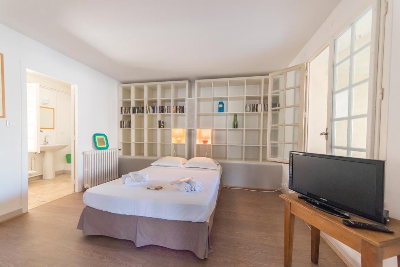 Appartement De Charme - Vue Sur Remparts - Wifi Gratuit - Parking Payant A Proximite Avignon Eksteriør bilde